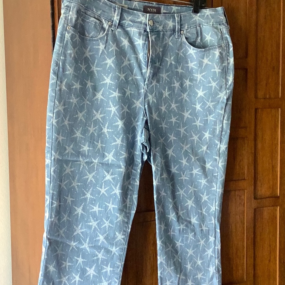 😍😍🎈🎈2x HP😍😍🎈🎈NYDJ Cropped Jeans w/ star print